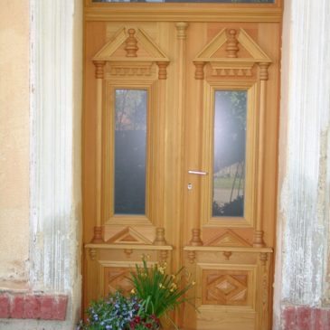 Hist. Ornament Eingangstür